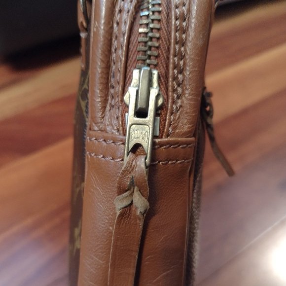 Louis Vuitton Pochette Sport Clutch - Picture 8 of 16